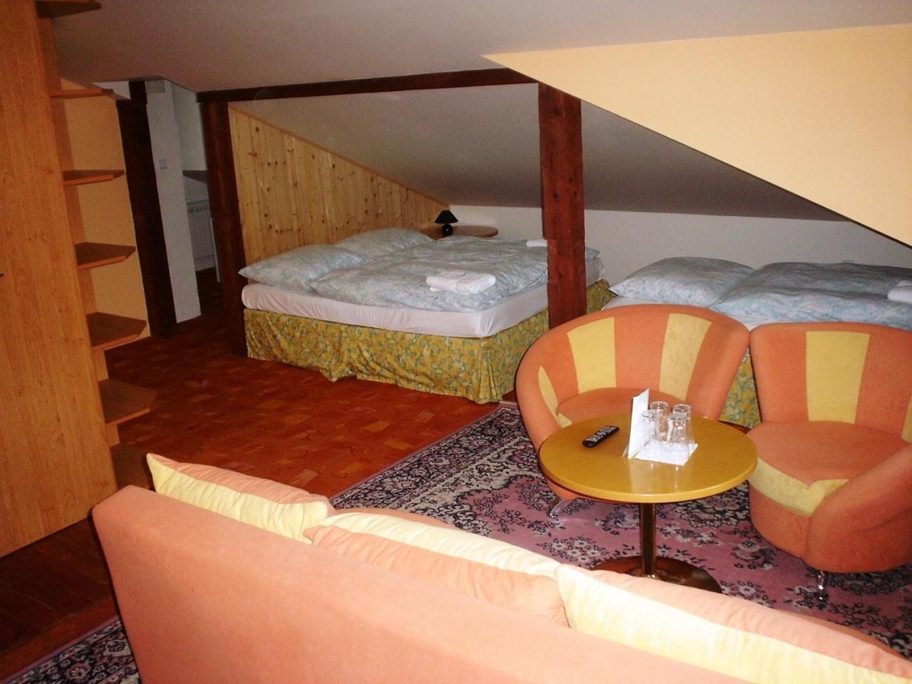 Pension Schaumannuv Dvur Karlovice  Quarto foto