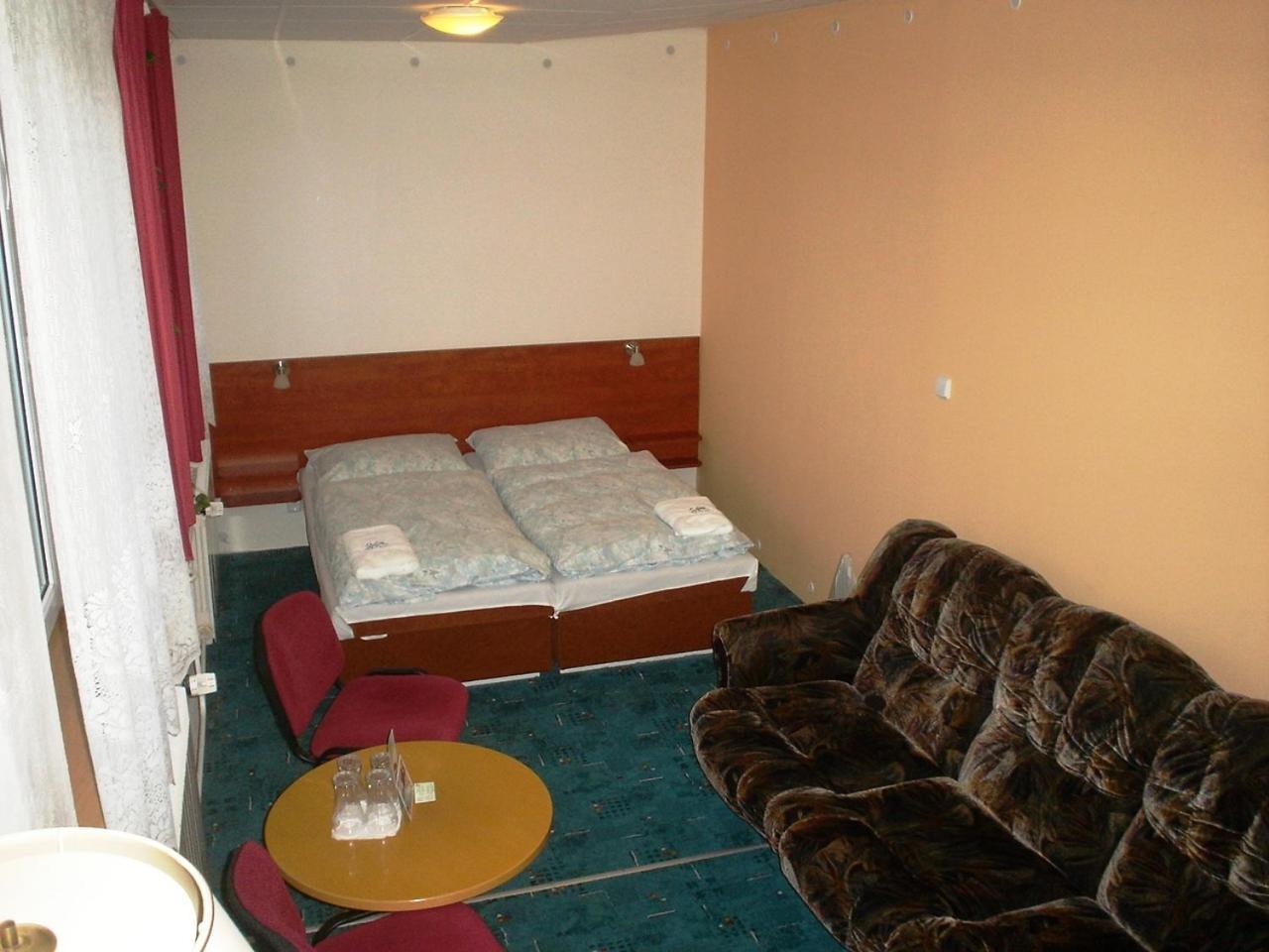 Pension Schaumannuv Dvur Karlovice  Quarto foto