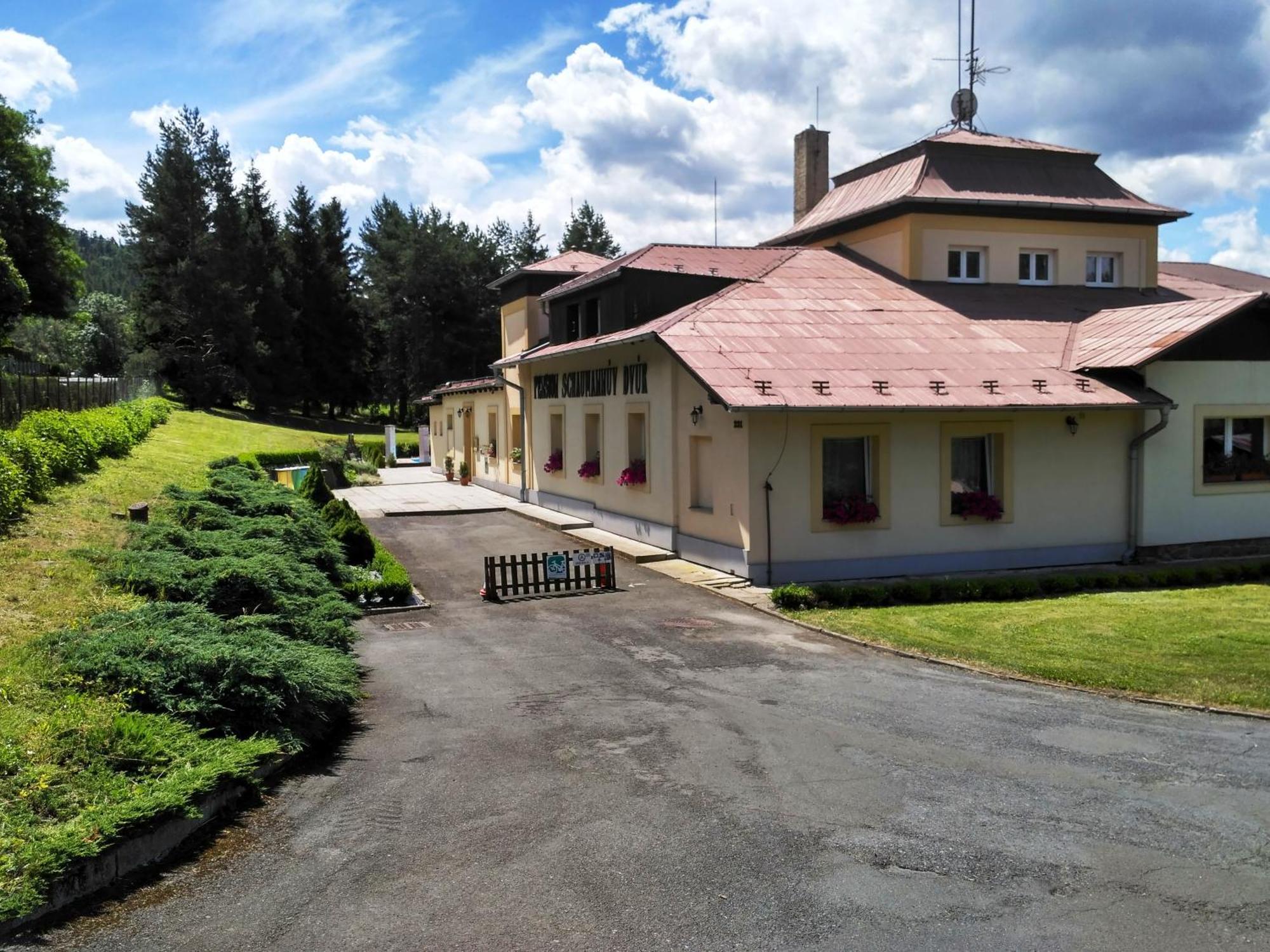 Pension Schaumannuv Dvur Karlovice  Exterior foto