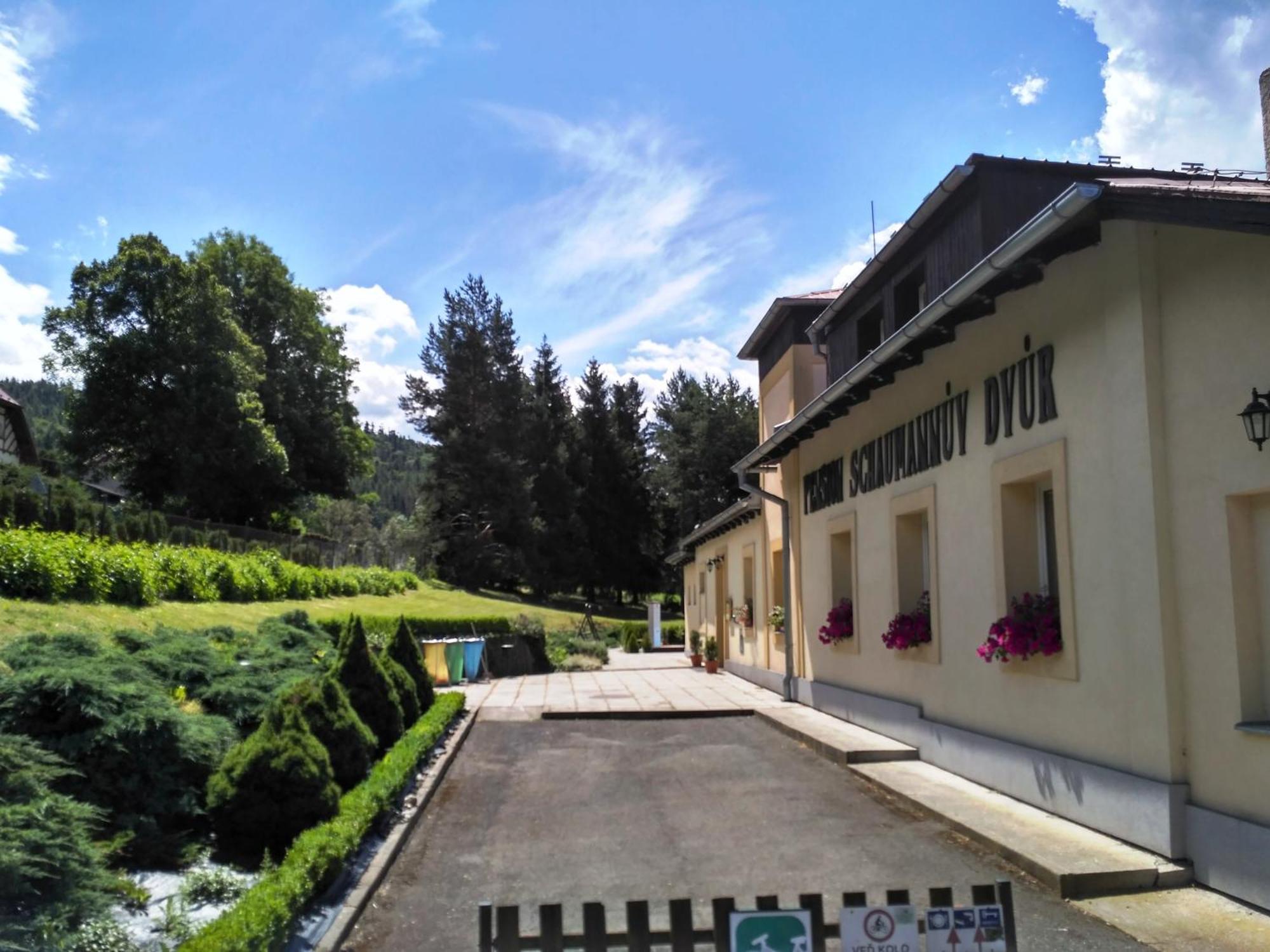 Pension Schaumannuv Dvur Karlovice  Exterior foto